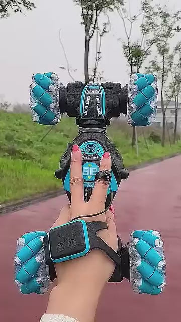 2.4G 4x4 RC Smoke Stunt Car Hand Sensor Gesture Control 360°  Remote Control Car